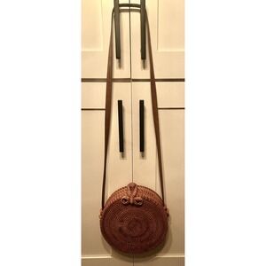 Straw Studios Brown Round Wicker Clamshell Purse Crossbody Leather Strap 8" X 3"